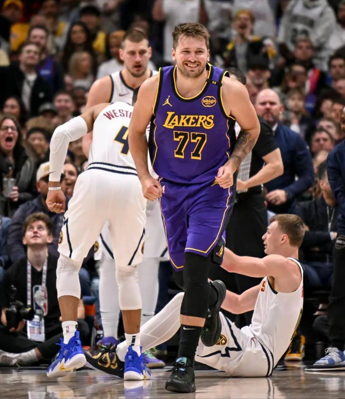 莱万多夫斯基新星失利表现惊艳,独行侠未来可期! 莱万多夫斯基新星失利表现惊艳,独行侠未来可期!